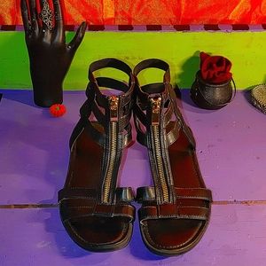 LIKE NEW 🖤Black Gladiator Sandals🖤